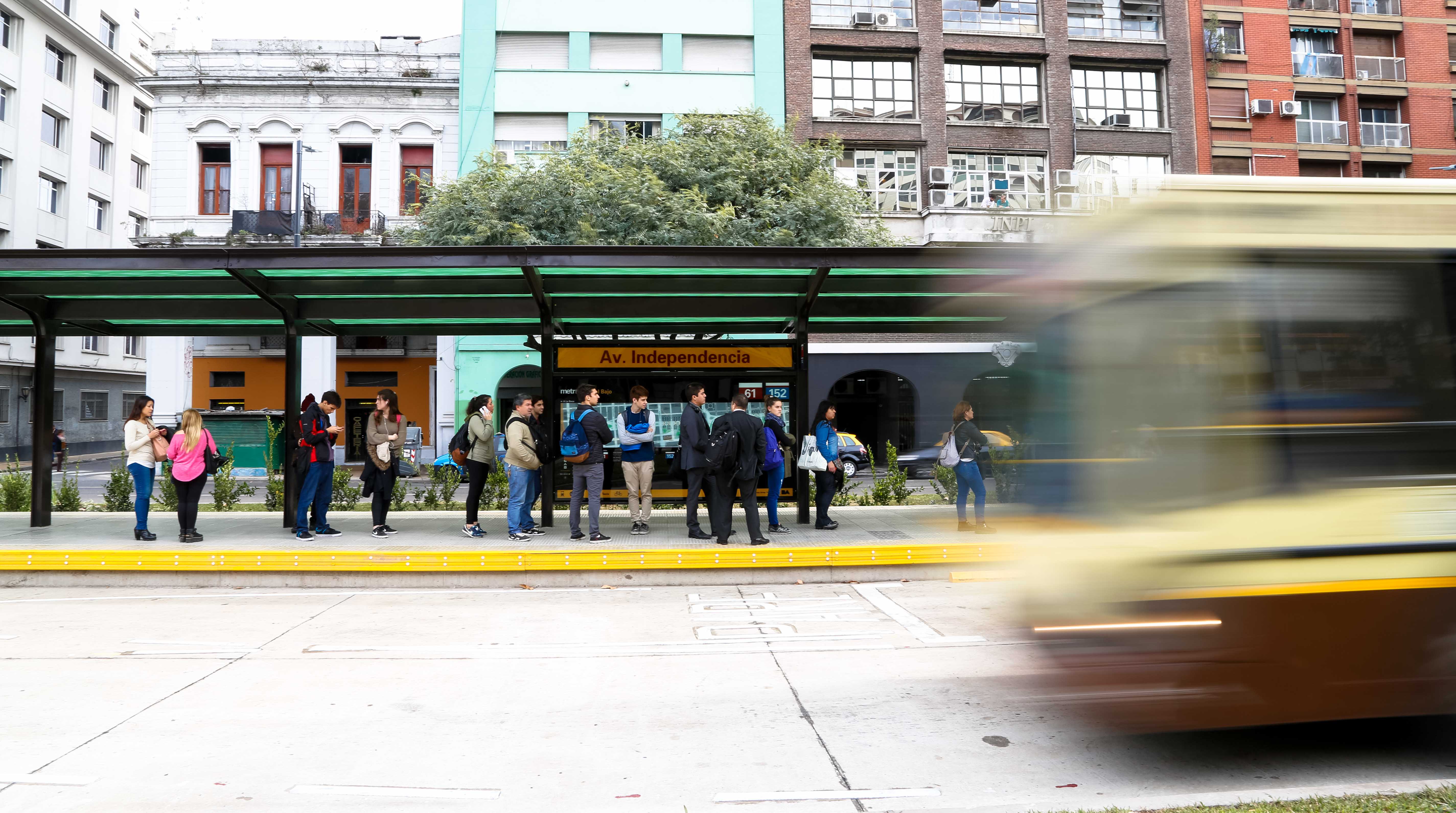 Parador del Metrobus del Bajo, infraestructura urbana de alta circulación